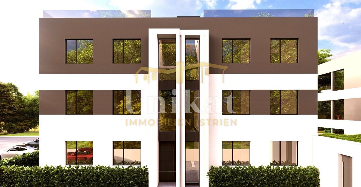 Penthouse z veliko strešno teraso - 4 km od morja